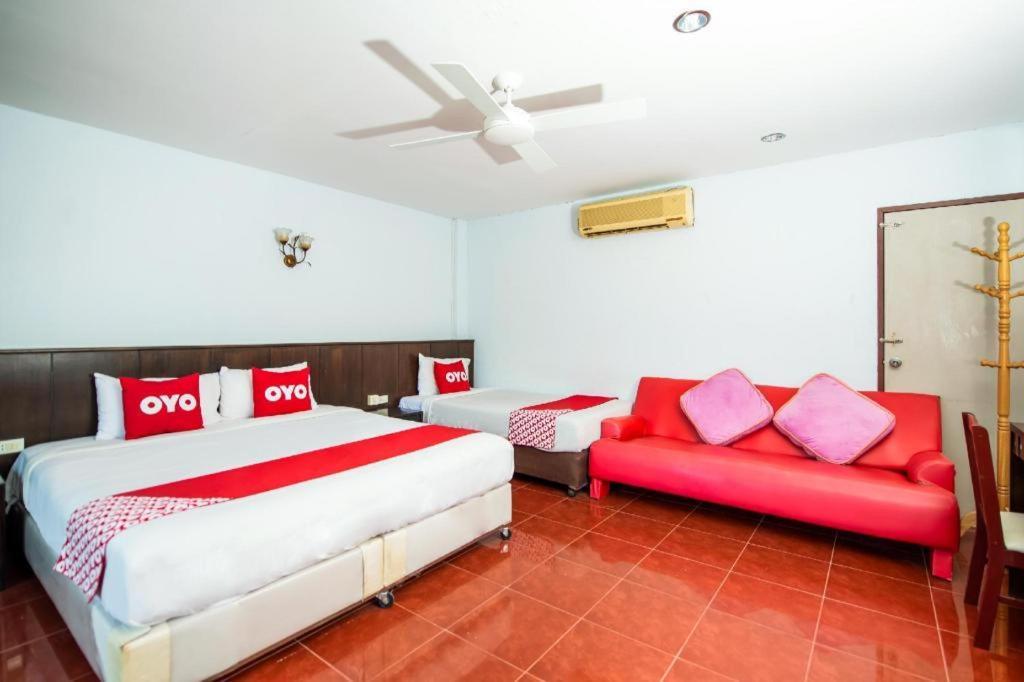 Oyo 343 Wanna Marine Hotel Patong Exterior foto