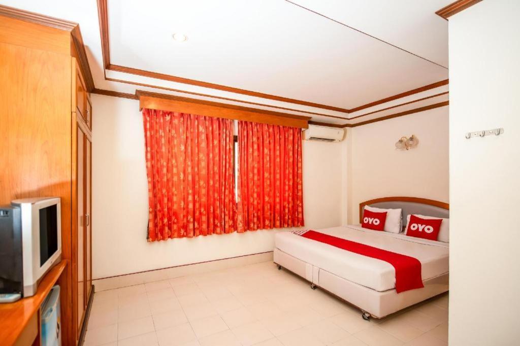 Oyo 343 Wanna Marine Hotel Patong Exterior foto