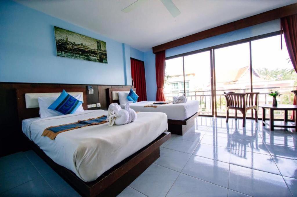 Oyo 343 Wanna Marine Hotel Patong Exterior foto