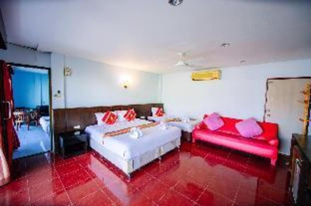 Oyo 343 Wanna Marine Hotel Patong Exterior foto