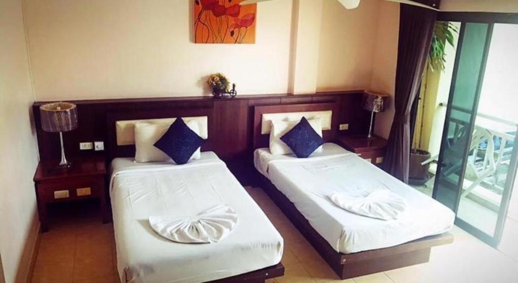 Oyo 343 Wanna Marine Hotel Patong Exterior foto